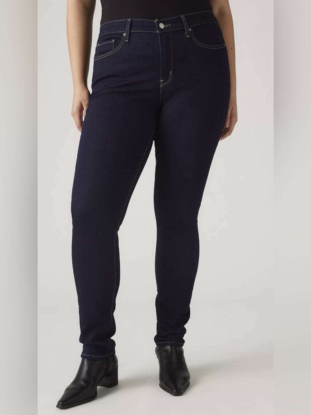 Levi's Women's Skinny Jeans in Dark Indigo